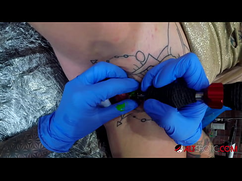 ❤️ Extremamente tatuada, a brasa Sully Savage fez uma tatuagem em seu clítoris ❤ Porno doméstico em porno pt-br.91sesex101.top ❌️